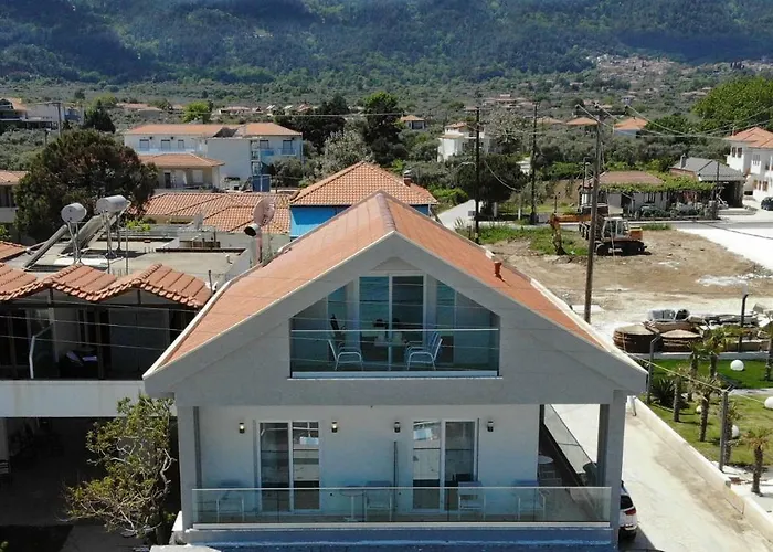 アパートホテル Anemoessa Elegant 4*