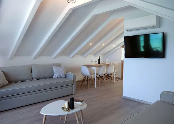 アパートホテル Anemoessa Elegant 4*