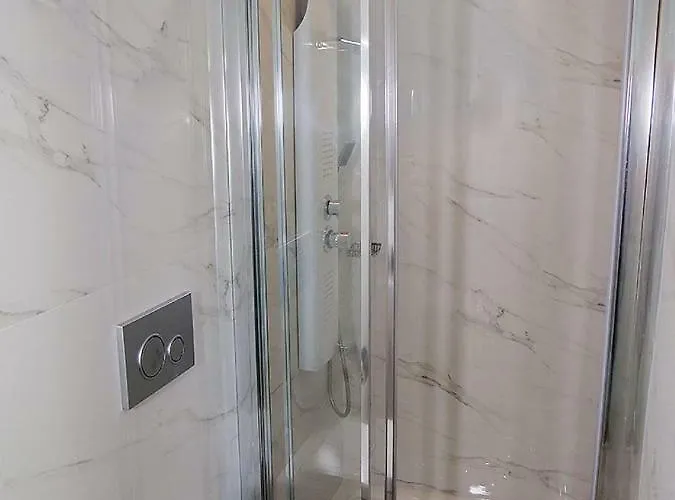 アパートホテル Anemoessa Elegant 4*